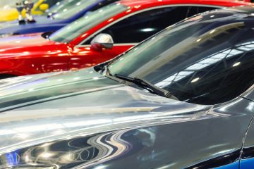 綺麗に磨かれた車